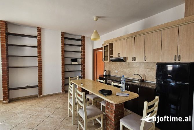 Shtepi ne shitje Apartament ne Tirane, 3+1, Mobilimi E mobiluar, Pagesa 130,000  Euro.