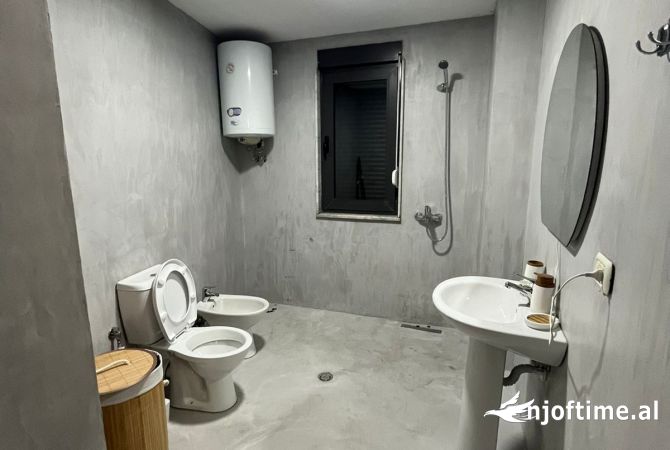 Shtepi me qera Apartament ne Tirane, 1+1, Mobilimi E mobiluar, Pagesa 700  Euro.