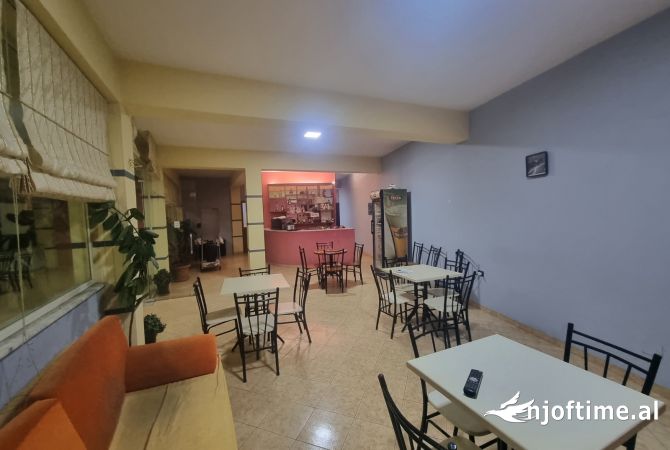 Ambient biznesi me qera 2+1 ne Tirane - 700 Euro