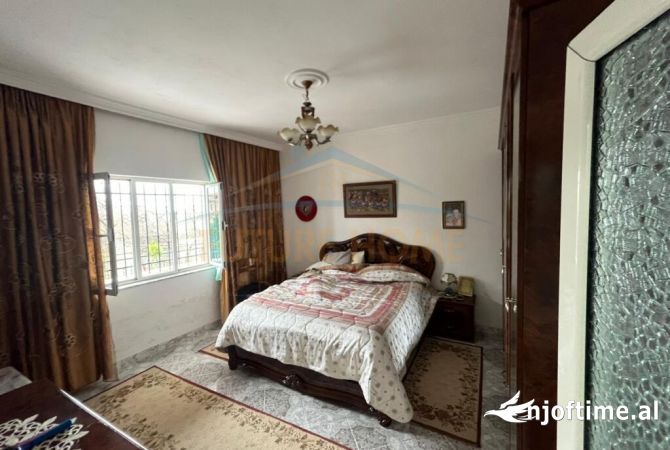 Shtepi ne shitje Apartament ne Tirane, 4+1, Mobilimi E mobiluar, Pagesa 200,000  Euro.
