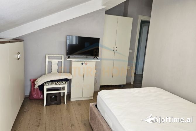 Shtepi ne shitje Shtepi Private ne Tirane, 3+1, Mobilimi E mobiluar, Pagesa 370,000  Euro.