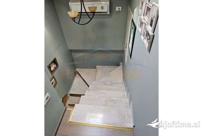 Shtepi ne shitje Shtepi Private ne Tirane, 3+1, Mobilimi E mobiluar, Pagesa 370,000  Euro.