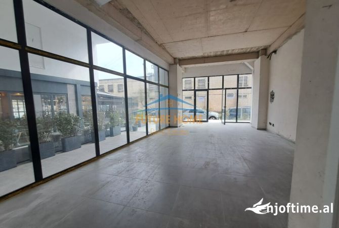 jepet me qera dyqan , buze rruge, ne zonen e Tregut Ushqimor, Selite,