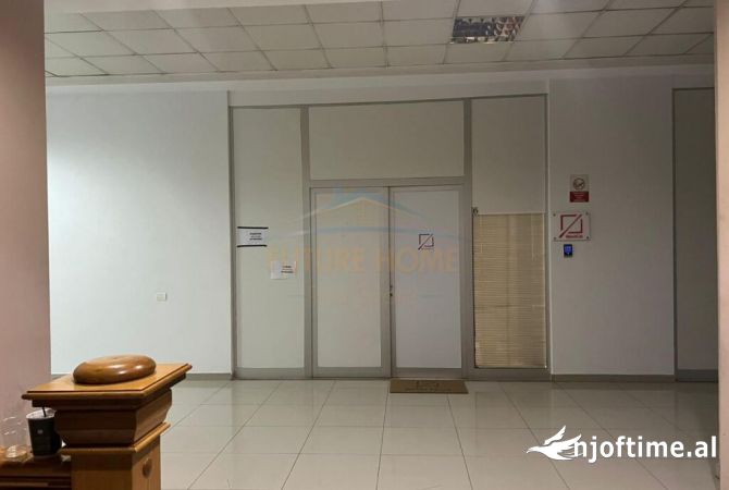 Ambient biznesi me qera 3+1 ne Tirane - 1,200 Euro