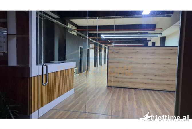Ambient biznesi me qera 3+1 ne Tirane - 2,800 Euro