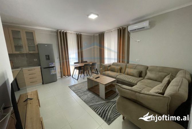 Shtepi me qera Apartament ne Tirane, 2+1, Mobilimi E mobiluar, Pagesa 750  Euro.
