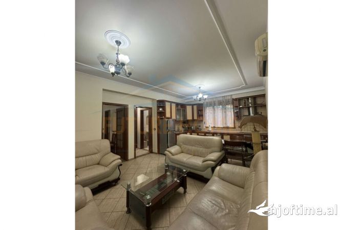 Shtepi me qera Apartament ne Tirane, 2+1, Mobilimi E mobiluar, Pagesa 500  Euro.