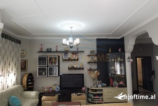 Shtepi ne shitje 7+1 ne Tirane - 750,000 Euro