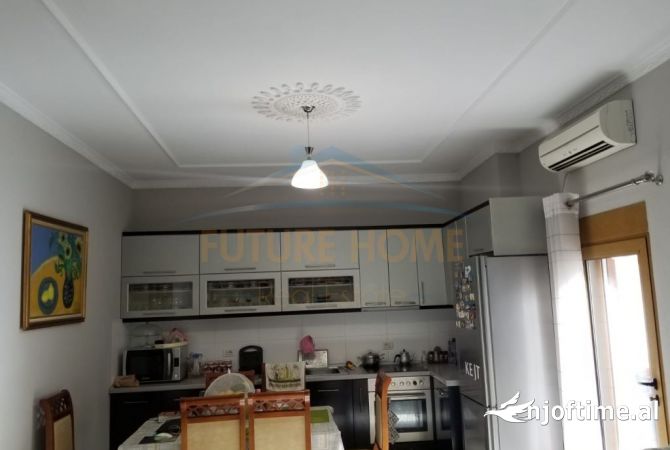 Shtepi ne shitje 7+1 ne Tirane - 750,000 Euro