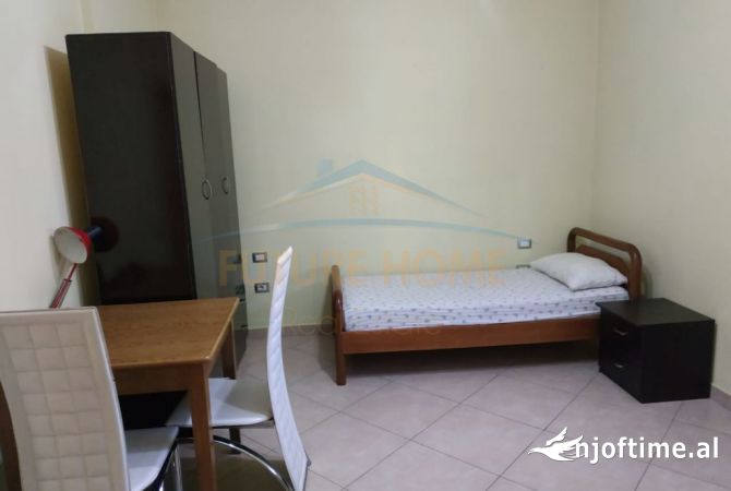 Shtepi ne shitje Apartament ne Tirane, 7+1, Mobilimi E mobiluar, Pagesa 750,000  Euro.