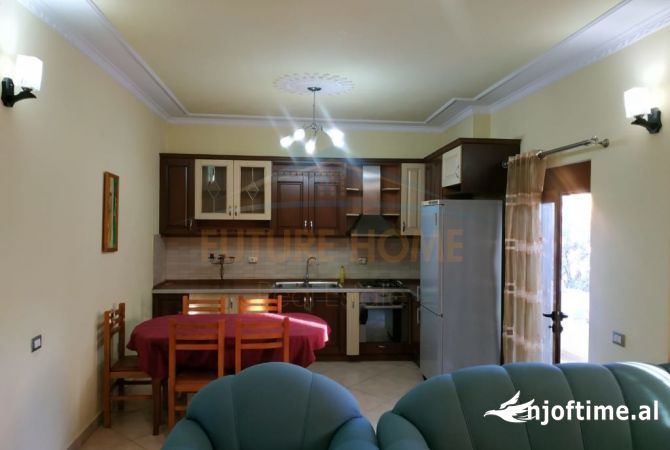 Shtepi ne shitje Apartament ne Tirane, 7+1, Mobilimi E mobiluar, Pagesa 750,000  Euro.