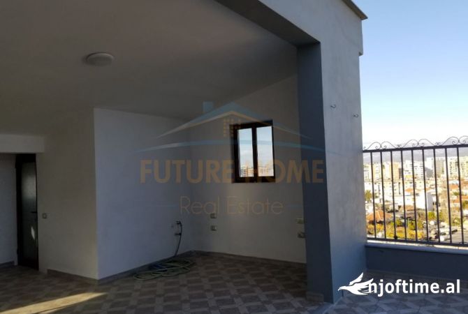 Shtepi ne shitje Apartament ne Tirane, 7+1, Mobilimi E mobiluar, Pagesa 750,000  Euro.