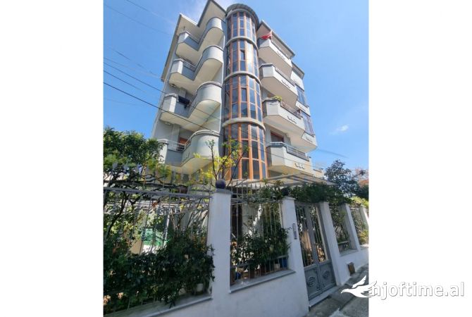 Shtepi ne shitje 7+1 ne Tirane - 750,000 Euro