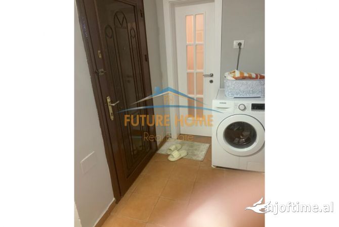 Shtepi ne shitje Apartament ne Tirane, 2+1, Mobilimi E mobiluar, Pagesa 92,000  Euro.