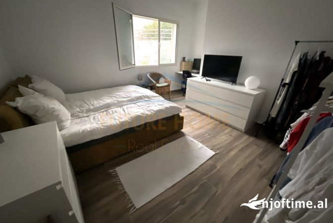Shtepi ne shitje Apartament ne Tirane, 2+1, Mobilimi E mobiluar, Pagesa 110,000  Euro.