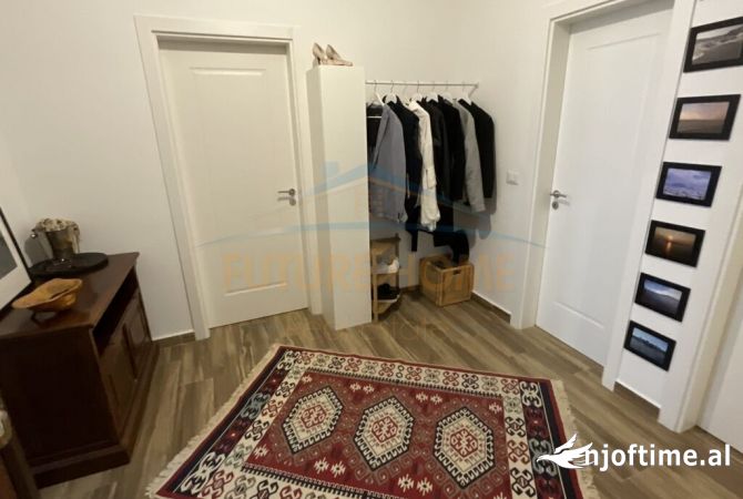 Shtepi ne shitje Apartament ne Tirane, 2+1, Mobilimi E mobiluar, Pagesa 110,000  Euro.