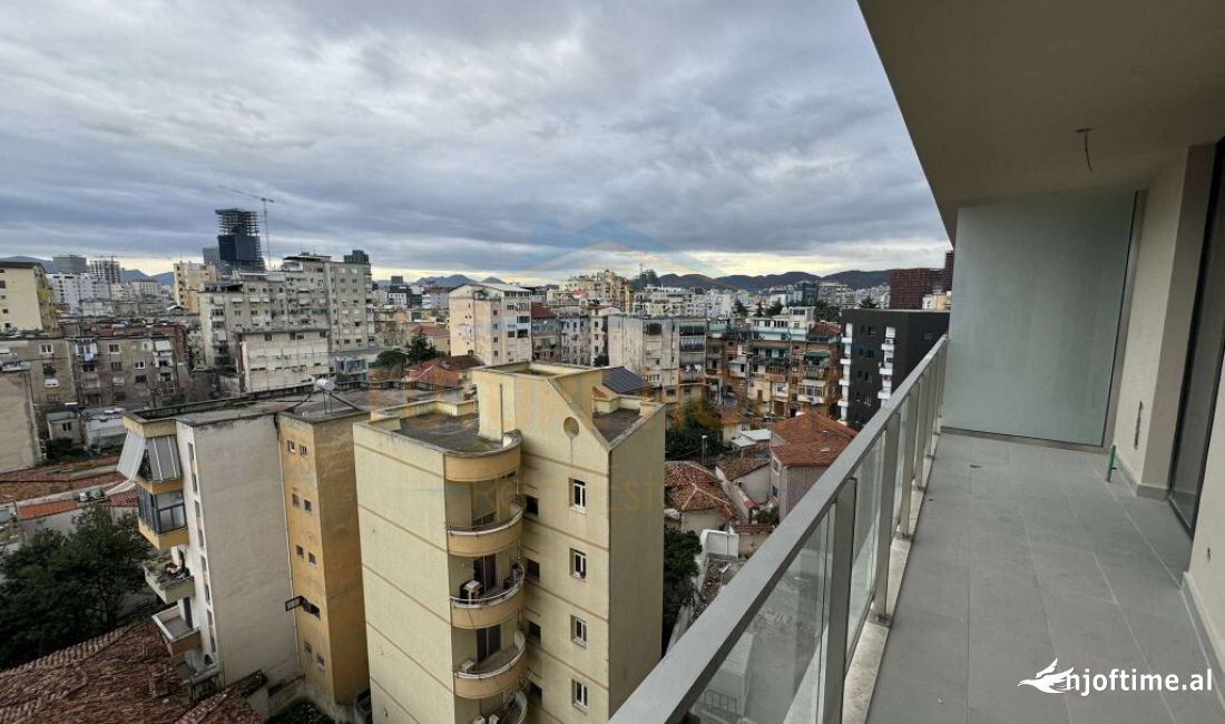Shtepi ne shitje Apartament ne Tirane, 2+1, Mobilimi Bosh, pa mobiluar, Pagesa 200,000  Euro.