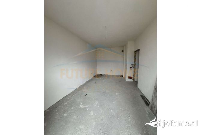 Shtepi ne shitje Apartament ne Tirane, 2+1, Mobilimi Bosh, pa mobiluar, Pagesa 200,000  Euro.