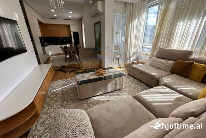 Shtepi ne shitje Apartament ne Tirane, 3+1, Mobilimi E mobiluar, Pagesa 255,000  Euro.