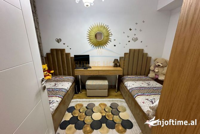 Shtepi ne shitje Apartament ne Tirane, 3+1, Mobilimi E mobiluar, Pagesa 255,000  Euro.