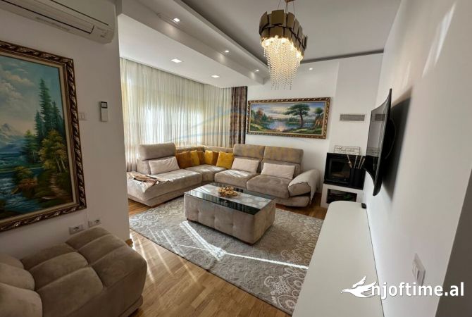Shtepi ne shitje Apartament ne Tirane, 3+1, Mobilimi E mobiluar, Pagesa 255,000  Euro.