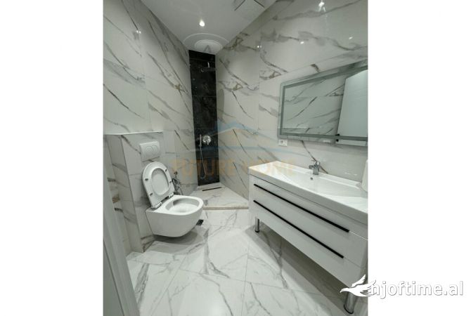 Shtepi ne shitje Apartament ne Tirane, 1+1, Mobilimi E mobiluar, Pagesa 135,000  Euro.