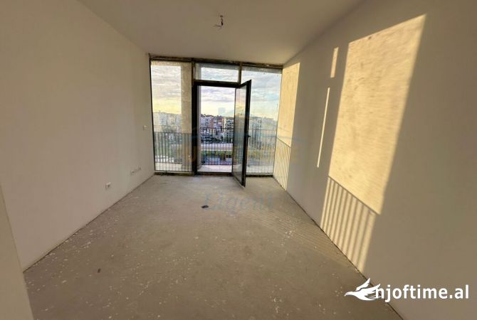 Shtepi ne shitje Apartament ne Tirane, 3+1, Mobilimi Bosh, pa mobiluar, Pagesa 610,000  Euro.