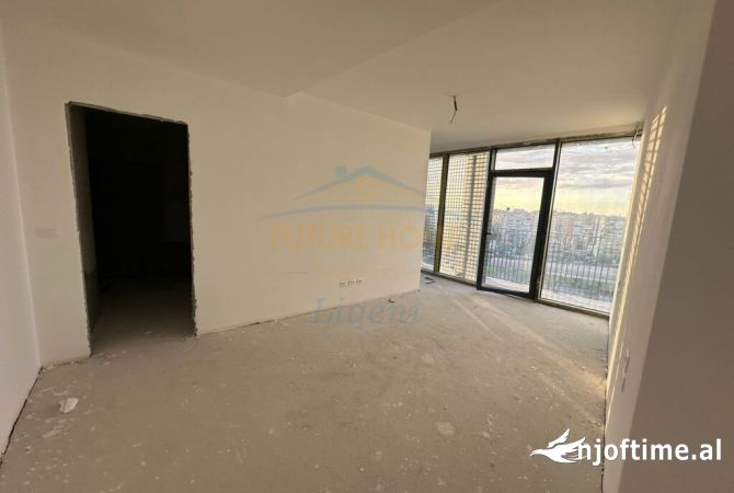 Shtepi ne shitje Apartament ne Tirane, 3+1, Mobilimi Bosh, pa mobiluar, Pagesa 610,000  Euro.