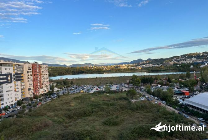Shtepi ne shitje Apartament ne Tirane, 3+1, Mobilimi Bosh, pa mobiluar, Pagesa 610,000  Euro.