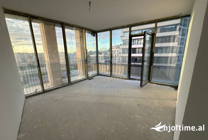 Shtepi ne shitje Apartament ne Tirane, 3+1, Mobilimi Bosh, pa mobiluar, Pagesa 610,000  Euro.