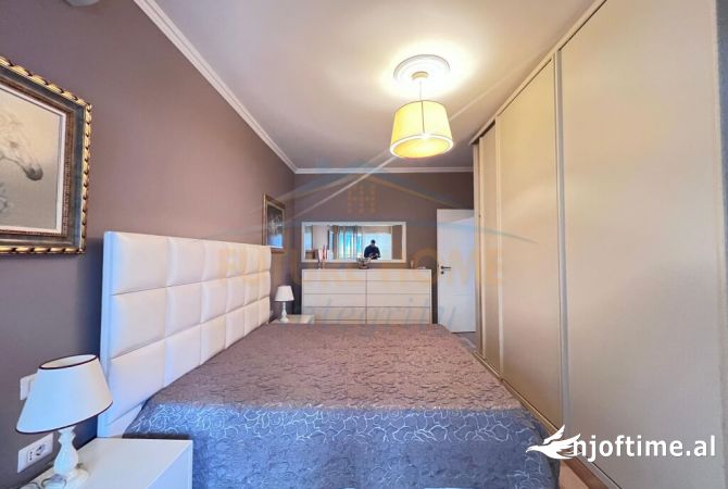 Shtepi me qera Apartament ne Tirane, 2+1, Mobilimi E mobiluar, Pagesa 650  Euro.