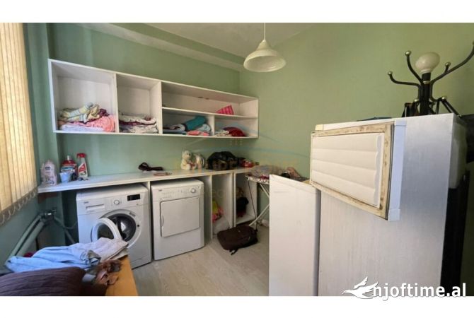 Shtepi me qera Apartament ne Tirane, 2+1, Mobilimi E mobiluar, Pagesa 500  Euro.