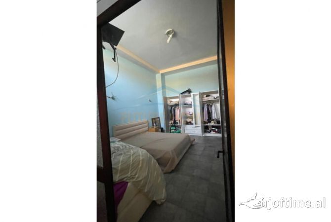 Shtepi me qera Apartament ne Tirane, 2+1, Mobilimi E mobiluar, Pagesa 500  Euro.
