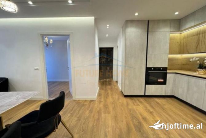 Shtepi ne shitje Apartament ne Tirane, 2+1, Mobilimi E mobiluar, Pagesa 225,000  Euro.