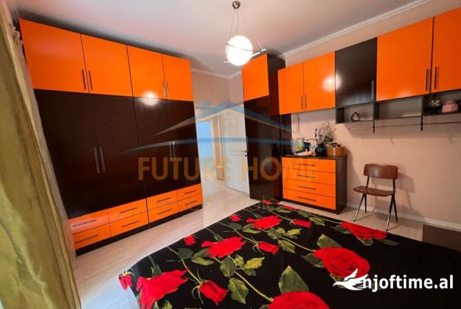 Shtepi ne shitje Apartament ne Tirane, 3+1, Mobilimi E mobiluar, Pagesa 231,000  Euro.