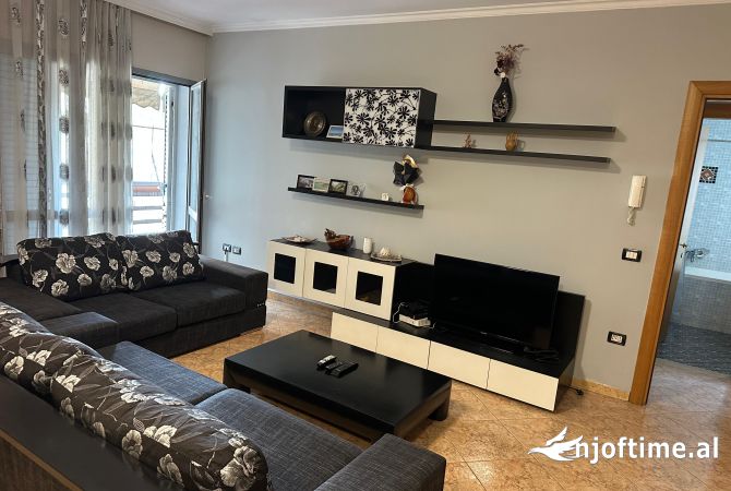Shtepi me qera 2+1 ne Tirane - 700 Euro