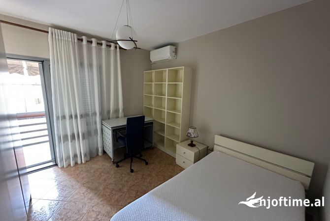 Shtepi me qera 2+1 ne Tirane - 700 Euro