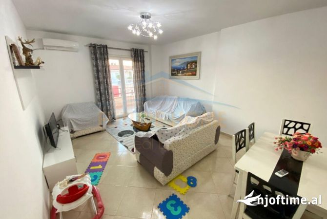 Shtepi me qera Apartament ne Tirane, 2+1, Mobilimi E mobiluar, Pagesa 350  Euro.