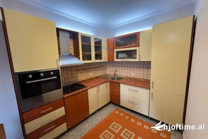Shtepi me qera 2+1 ne Tirane - 550 Euro