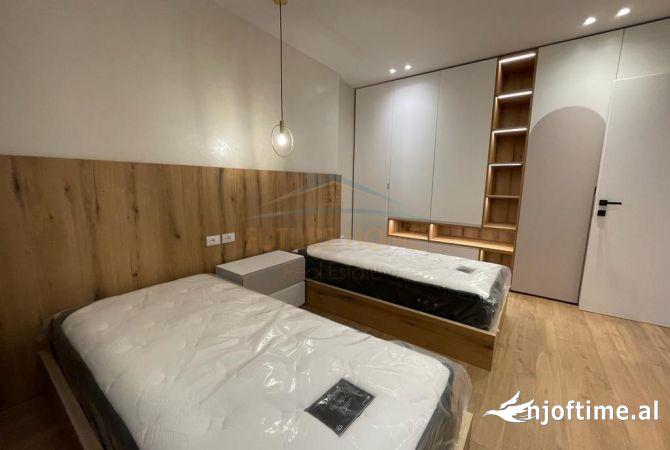 Shtepi me qera Vila Luksoze ne Tirane, 3+1, Mobilimi E mobiluar, Pagesa 3,000  Euro.