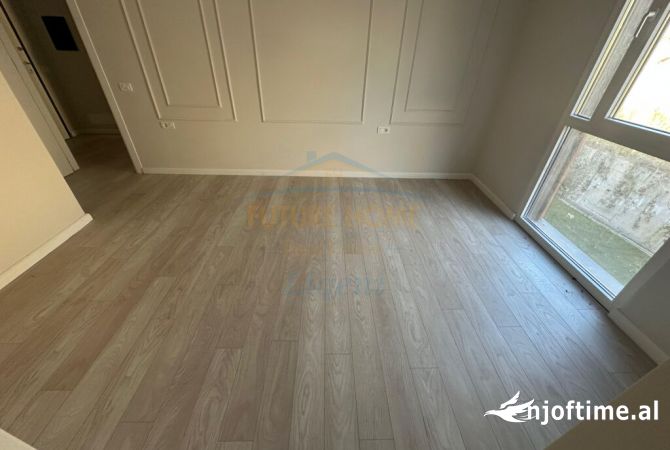 Shtepi ne shitje Apartament ne Tirane, 3+1, Mobilimi Bosh, pa mobiluar, Pagesa 250,000  Euro.