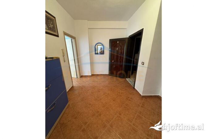 Shtepi ne shitje Apartament ne Tirane, 2+1, Mobilimi Bosh, pa mobiluar, Pagesa 120,000  Euro.