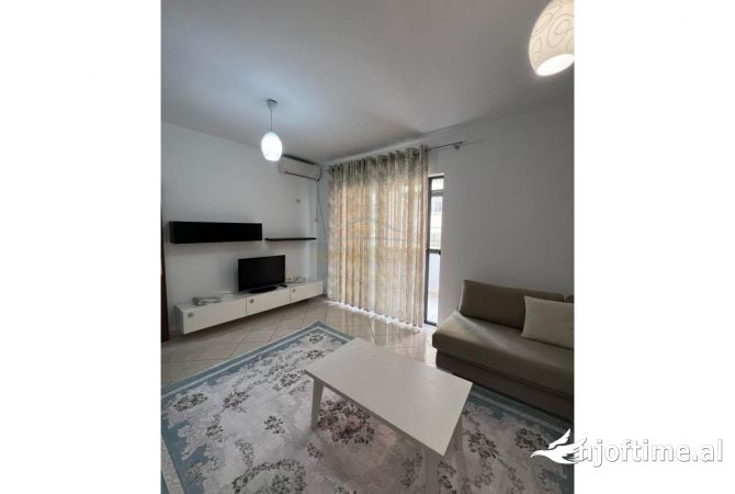 Shtepi me qera 1+1 ne Tirane - 450 Euro