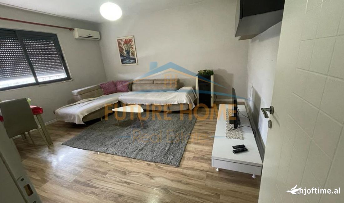 Shtepi ne shitje Apartament ne Tirane, 3+1, Mobilimi E mobiluar, Pagesa 150,000  Euro.