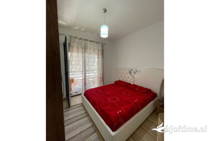 Shtepi ne shitje Apartament ne Tirane, 2+1, Mobilimi E mobiluar, Pagesa 210,000  Euro.