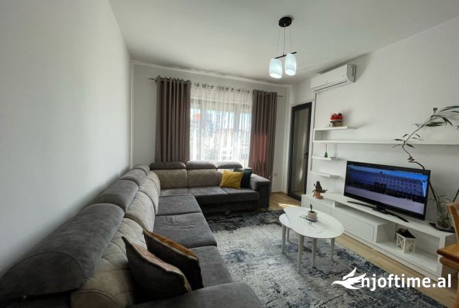 Shtepi ne shitje Apartament ne Tirane, 2+1, Mobilimi E mobiluar, Pagesa 210,000  Euro.