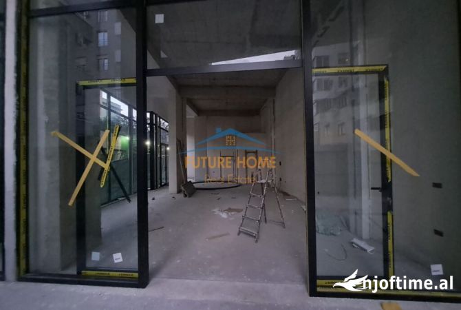 Disponojme ambient biznesi per Qera, Pazari i Ri