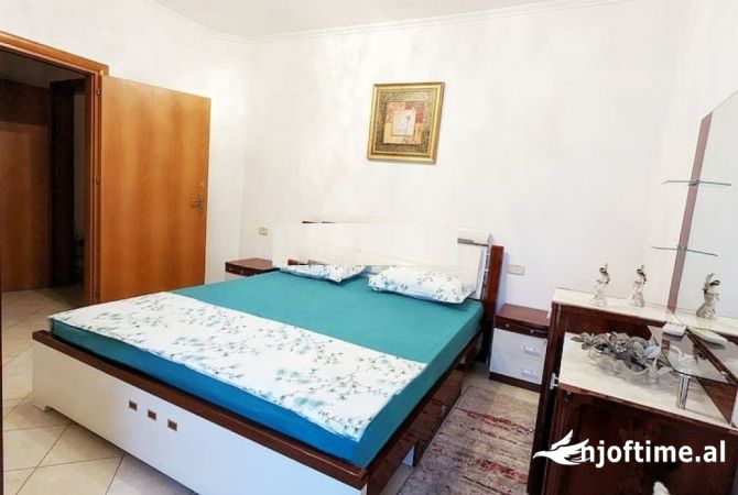 Shtepi me qera 2+1 ne Tirane - 700 Euro