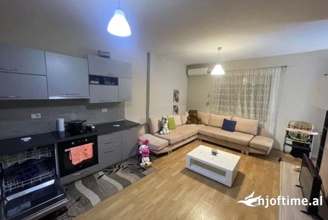 Shtepi me qera 2+1 ne Tirane - 400 Euro