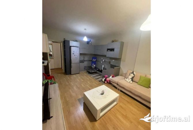 Shtepi me qera 2+1 ne Tirane - 400 Euro